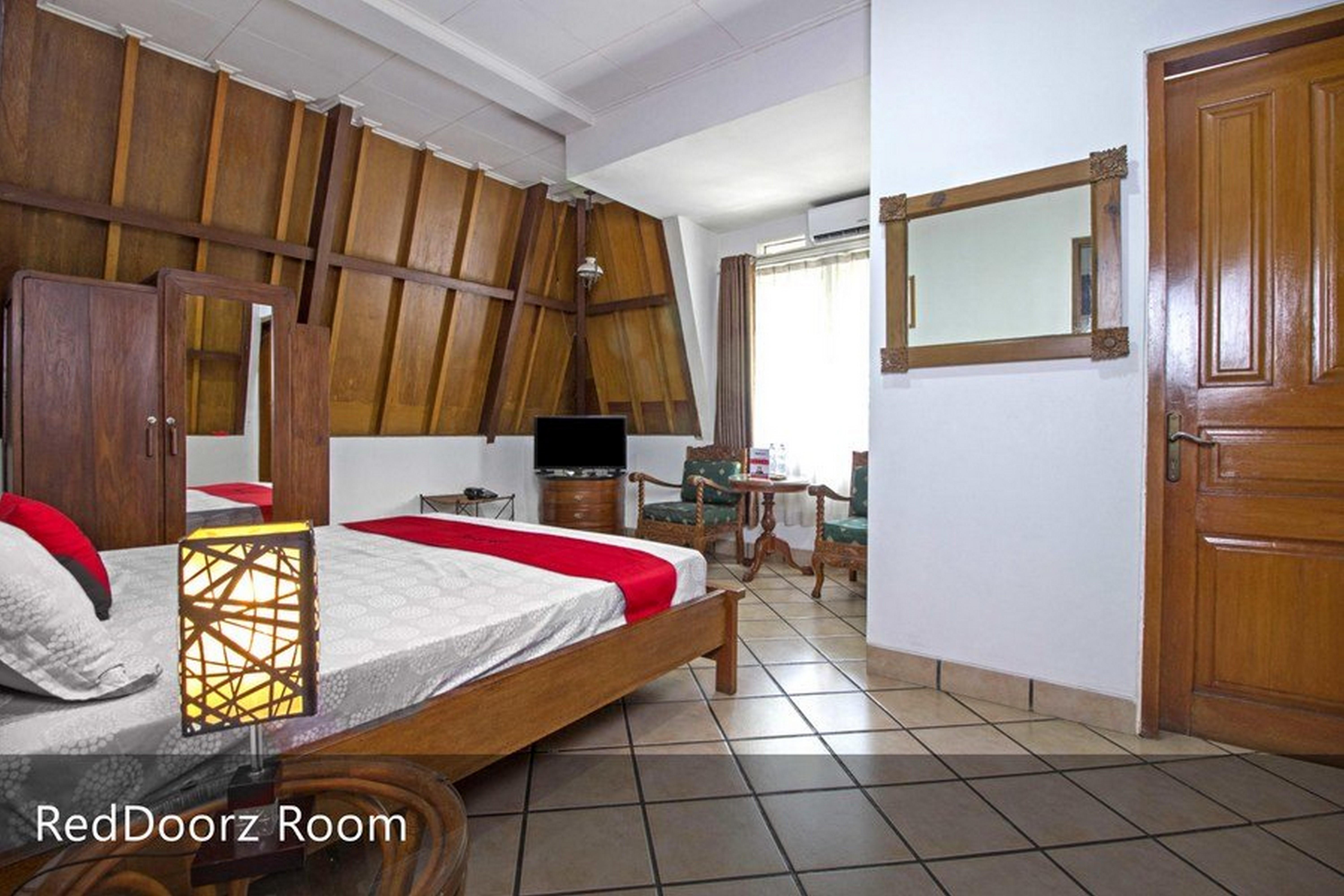 Reddoorz Plus Near Parahyangan University Bandung Exterior foto