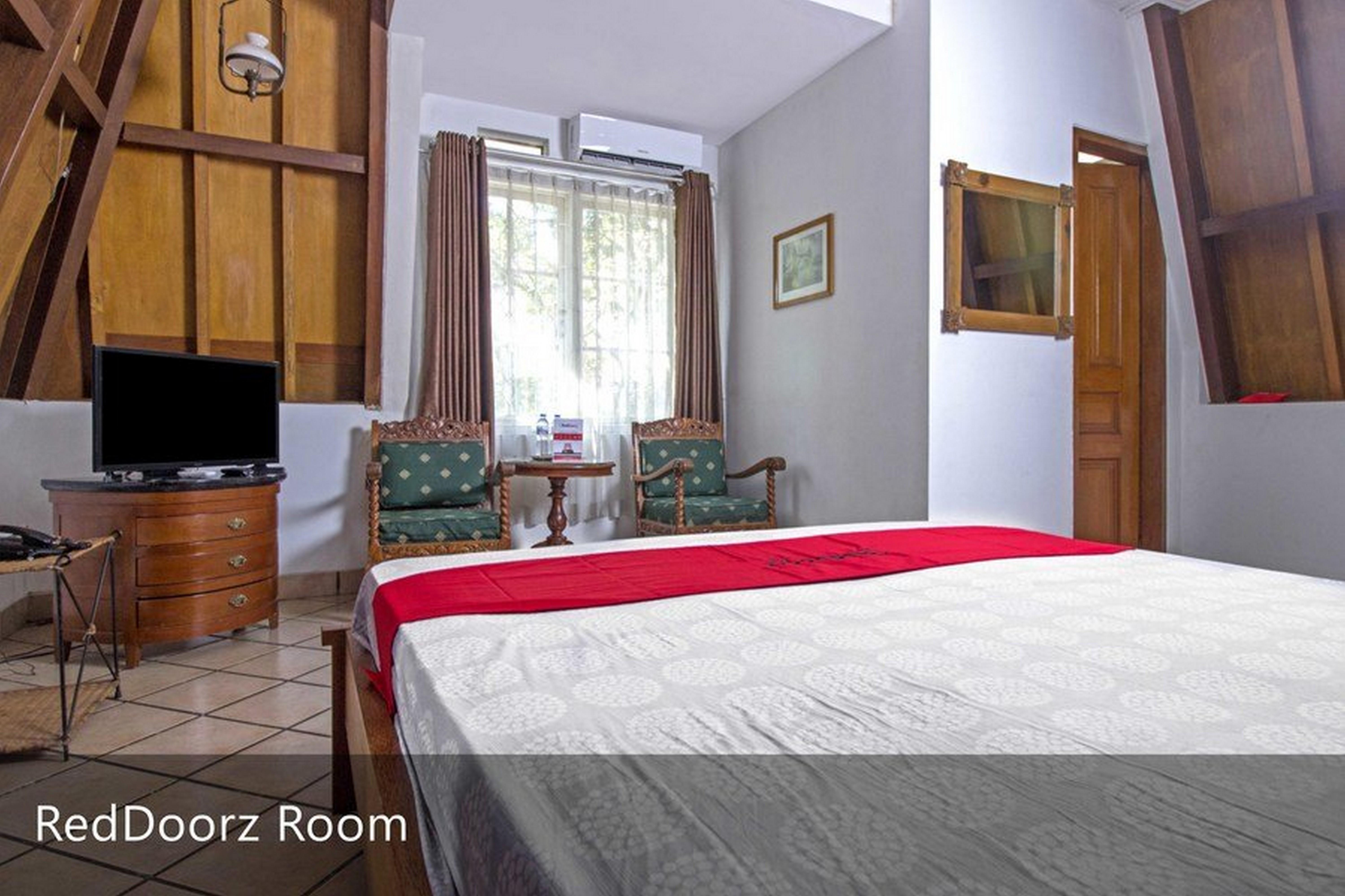 Reddoorz Plus Near Parahyangan University Bandung Exterior foto