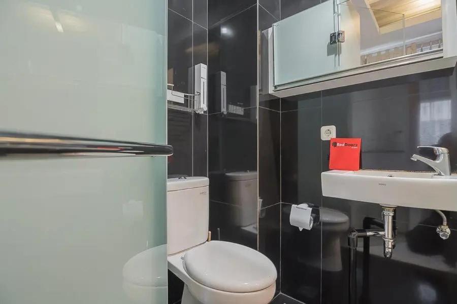 Reddoorz Plus Near Parahyangan University Bandung Exterior foto
