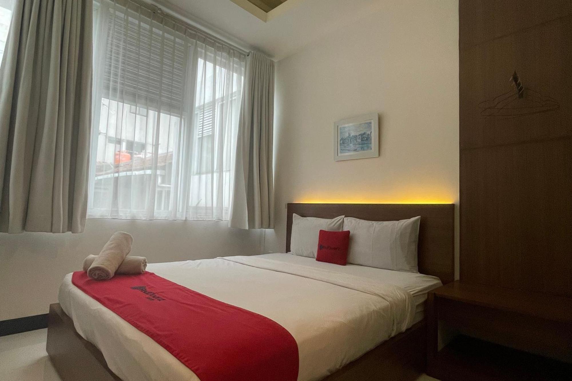 Reddoorz Plus Near Parahyangan University Bandung Exterior foto