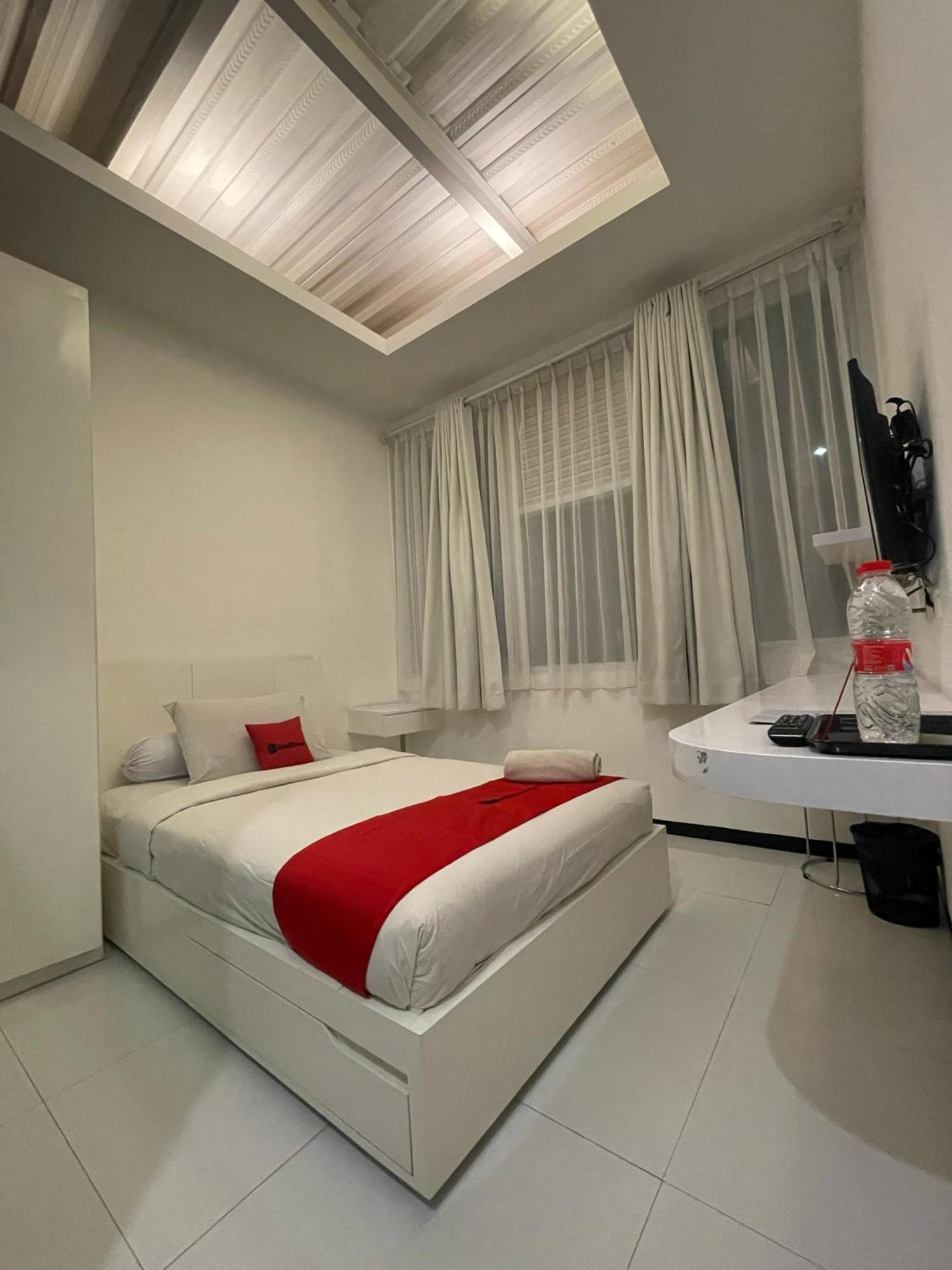 Reddoorz Plus Near Parahyangan University Bandung Exterior foto