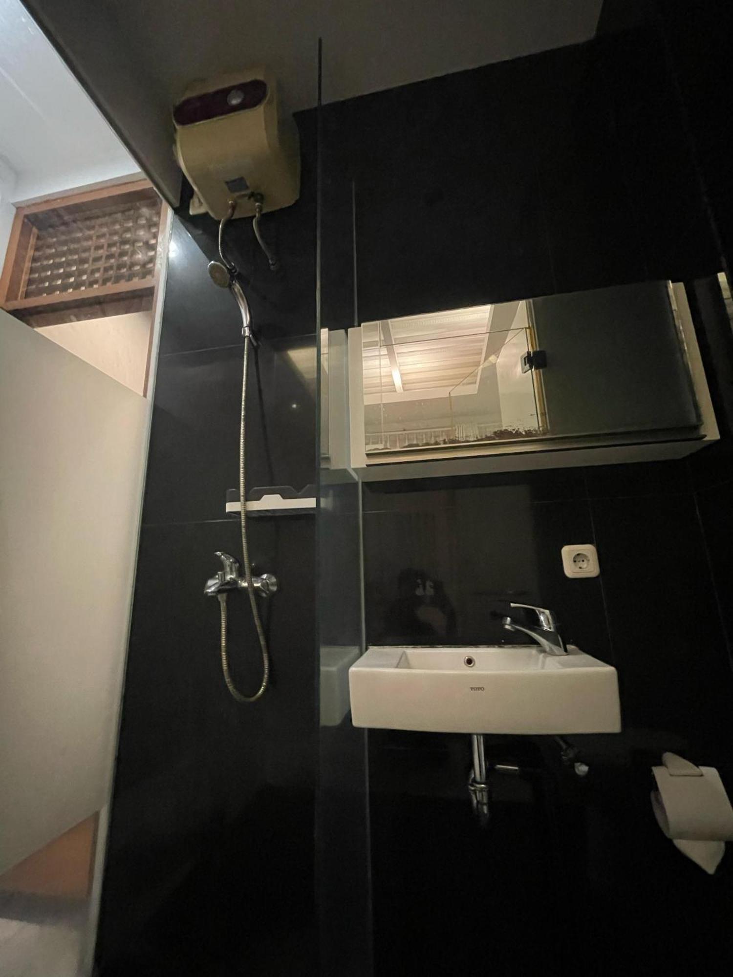 Reddoorz Plus Near Parahyangan University Bandung Exterior foto