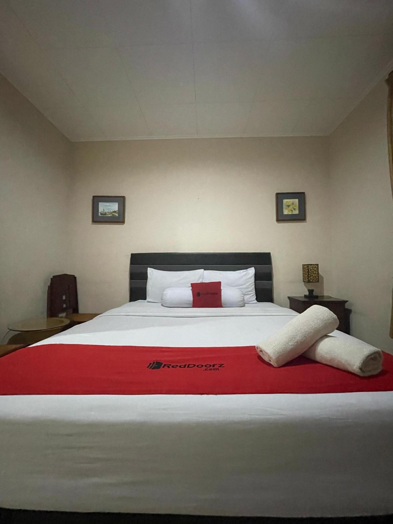 Reddoorz Plus Near Parahyangan University Bandung Exterior foto