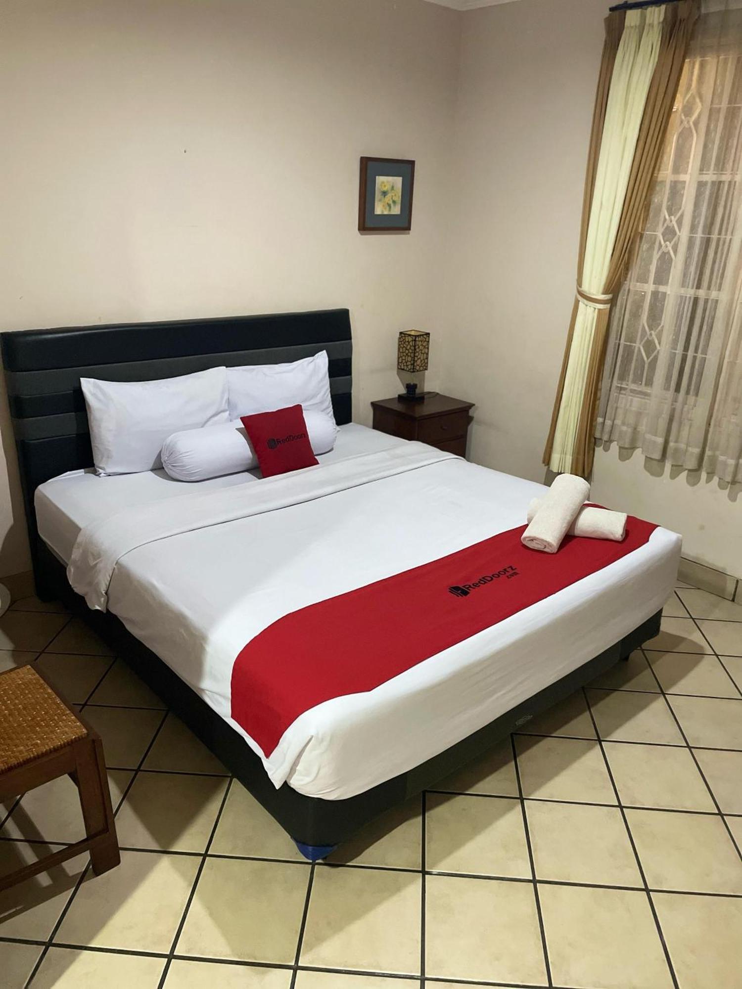 Reddoorz Plus Near Parahyangan University Bandung Exterior foto