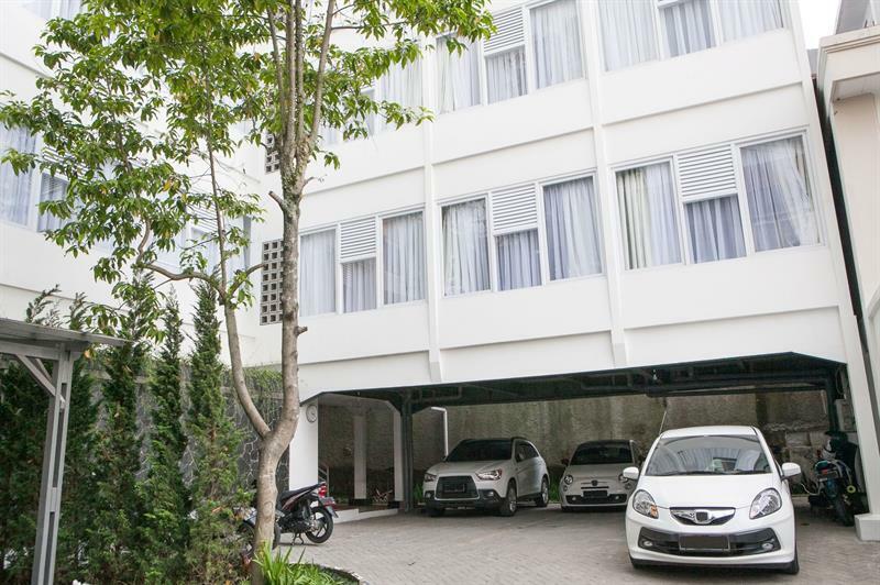 Reddoorz Plus Near Parahyangan University Bandung Exterior foto